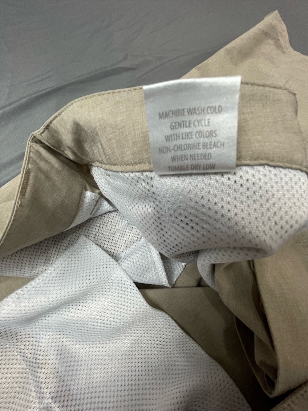 Buckle BKE Hybrid Shorts Mens 40W/23L Khaki Standard Fit Performance Stretch - Picture 5 of 6